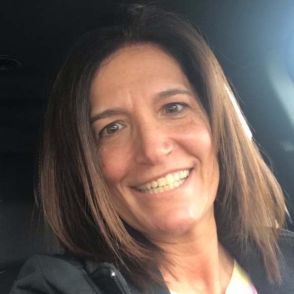 Meet your Posher, Sandy - Picture 1 of 1